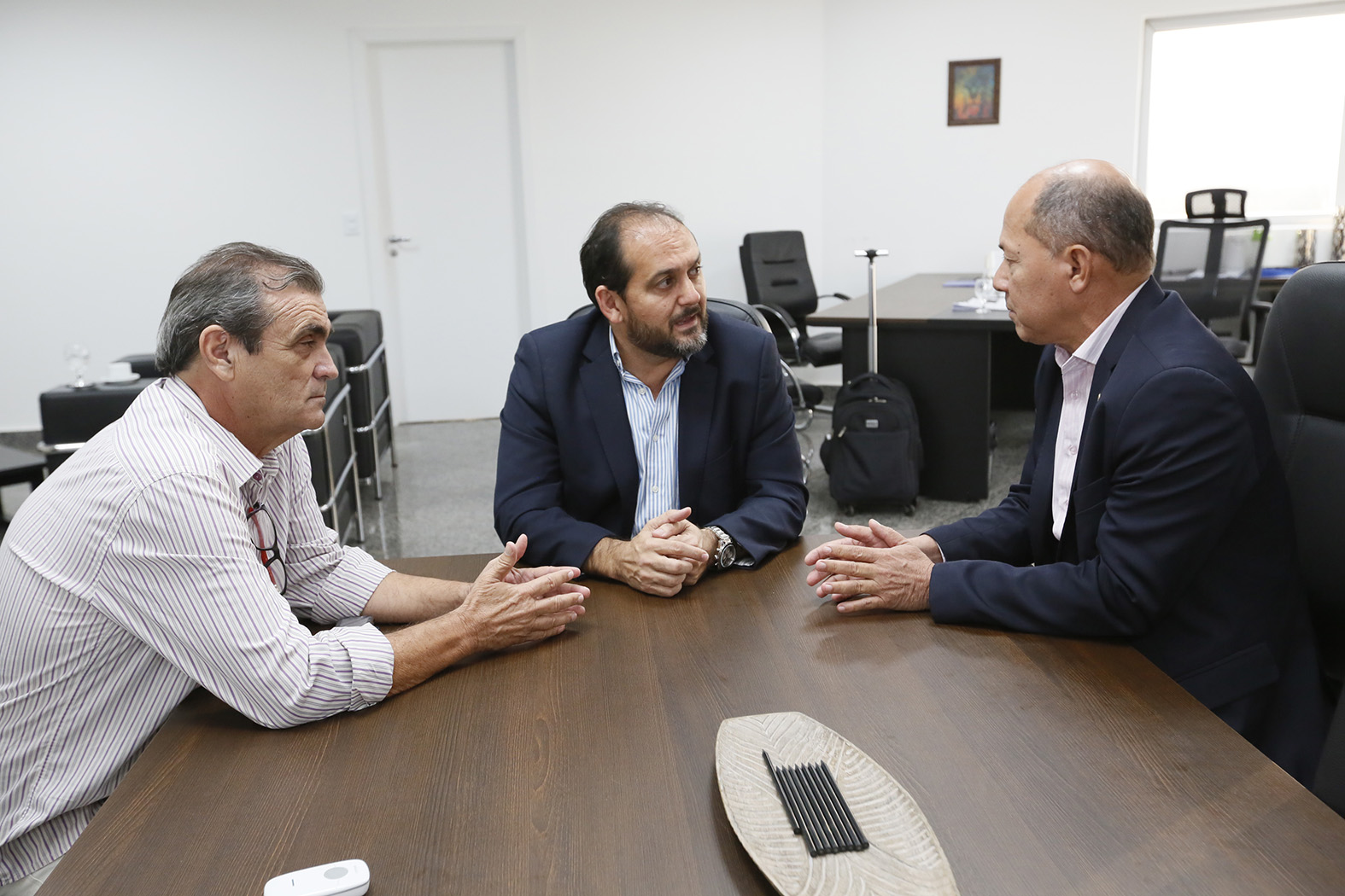 DEPUTADO FEDERAL CORONEL CHRISÓSTOMO CONFIRMA LIGAÇÃO ENTRE PORTO VELHO E MANAUS DURANTE ENCONTRO COM PRESIDENTE LAERTE GOMES - News Rondônia