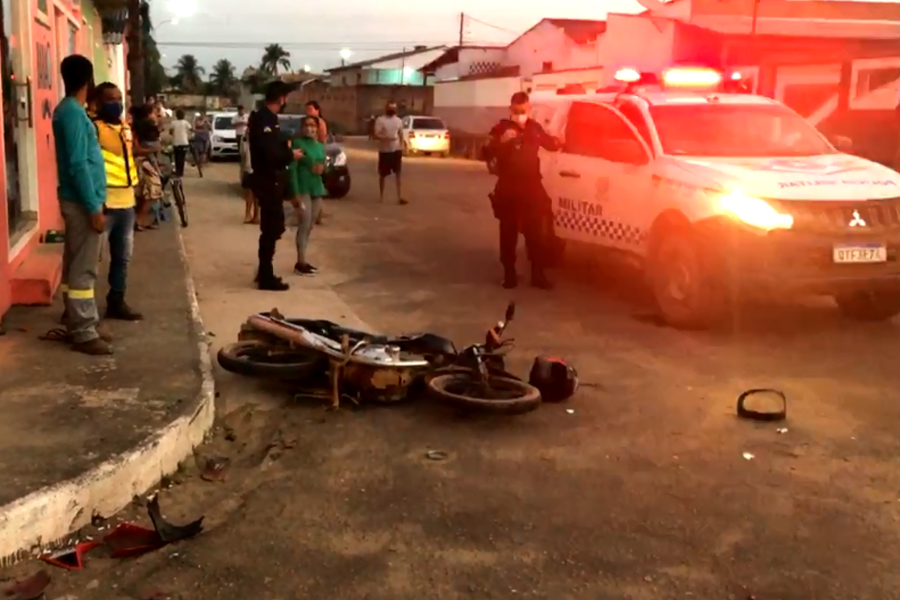 FRATURA EXPOSTA - Motociclistas sofrem fraturas após colisão e roubo - News Rondônia