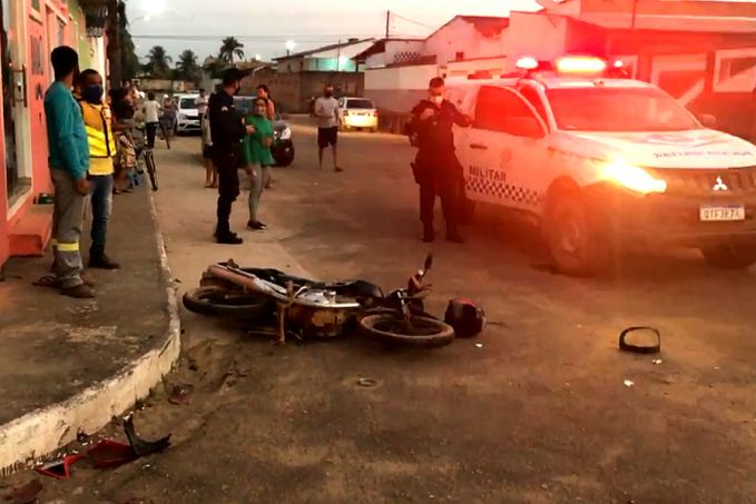 FRATURA EXPOSTA - Motociclistas sofrem fraturas após colisão e roubo - News Rondônia