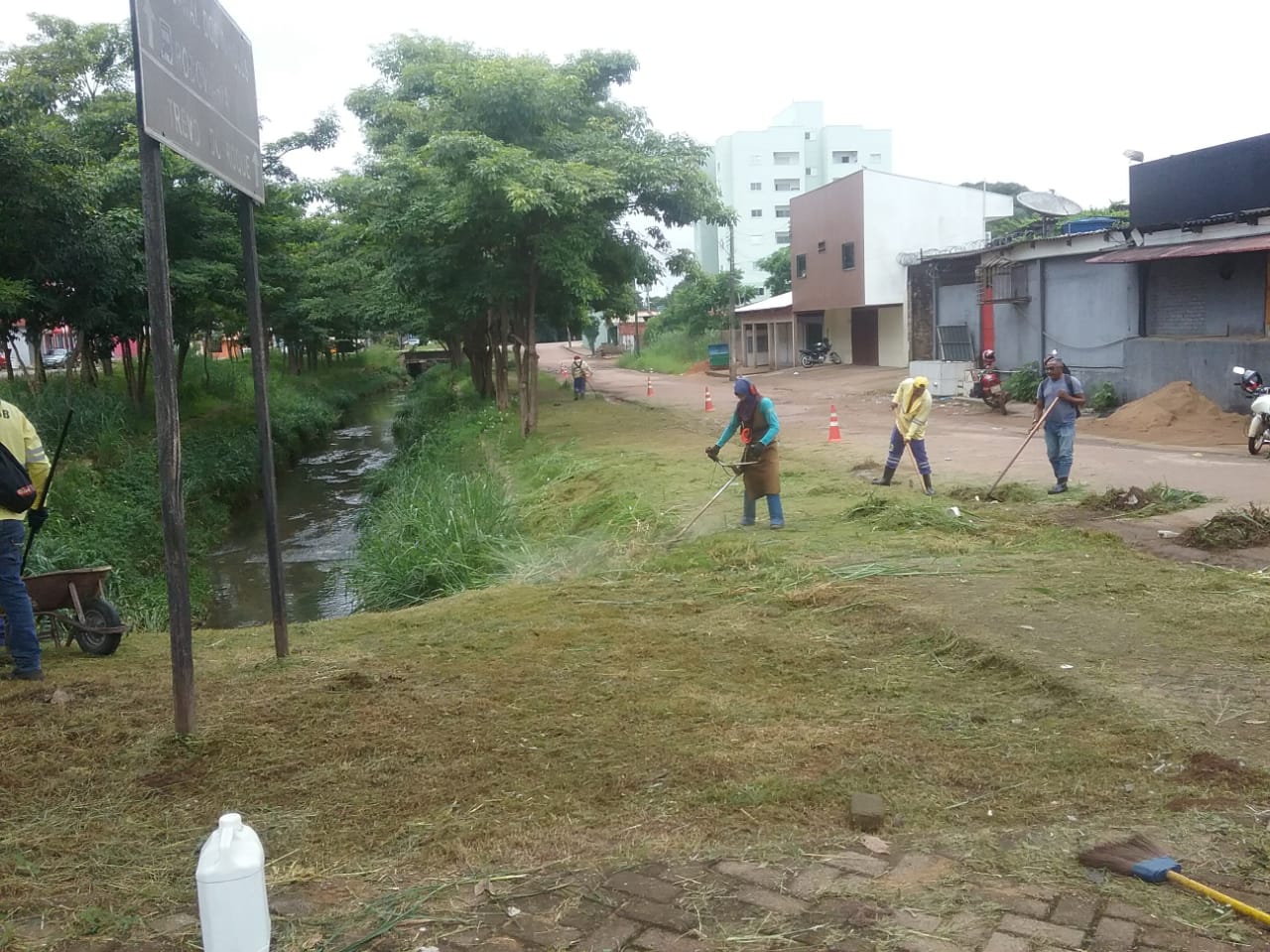 SEMUSB INICIA LIMPEZA NOVO TRECHO DO CANAL DOS TANQUES - News Rondônia