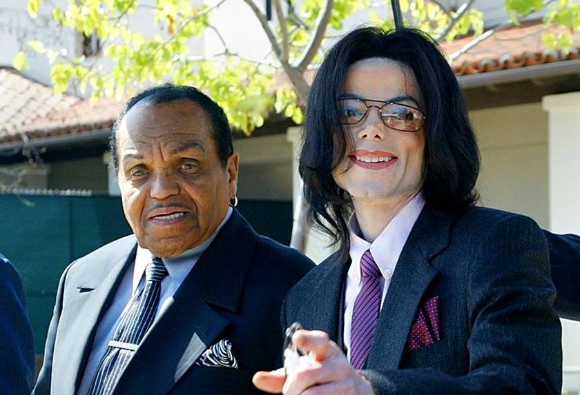 CABELEIREIRO DE MICHAEL JACKSON: 'ELE ESTÁ VIVO E A FAMÍLIA NÃO SABE' - News Rondônia