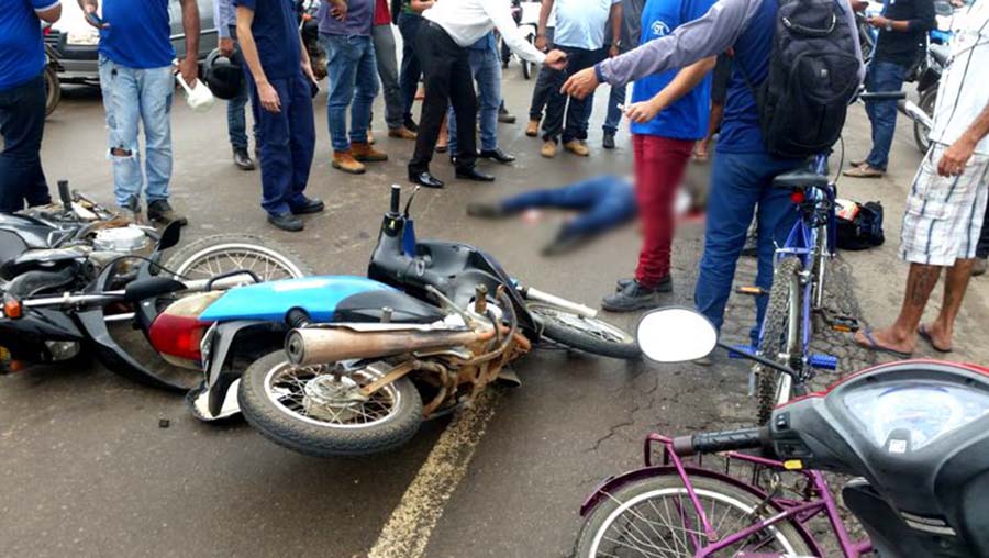 NEWS URGENTE  MULHER MORRE AO SER ATROPELADA POR CARRETA NA BR-364  IMAGENS FORTES - News Rondônia