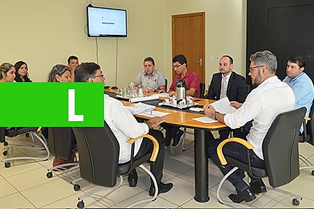 APRESENTADOS ESTUDOS SOBRE IMPACTO FINANCEIRO PARA ADEQUAÇÃO DE SALÁRIOS DE SERVIDORES DE ARIQUEMES - News Rondônia