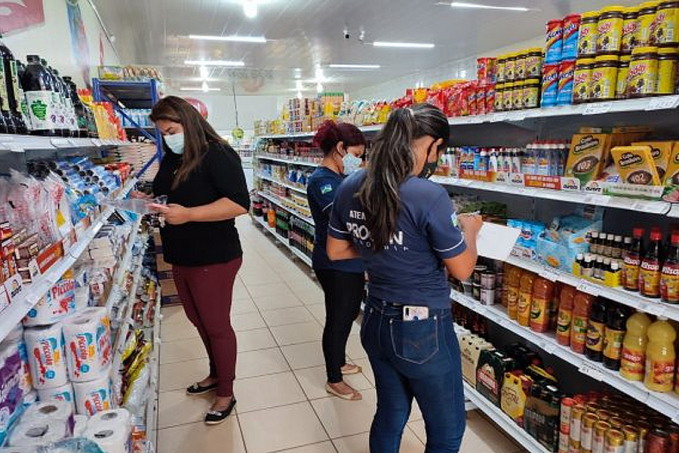 FISCALIZAÇÃO - Procon de Guajará-Mirim apreende produtos alimentícios com prazo de validade vencido - News Rondônia