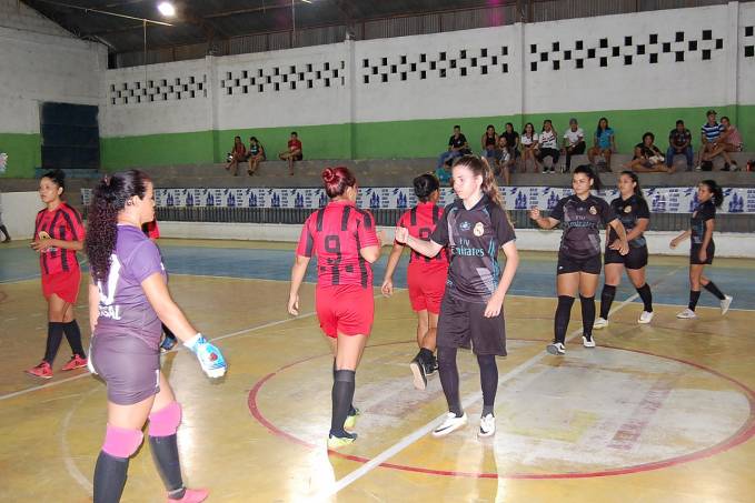 FUNCET de Ariquemes encerra Campeonato Municipal de Futsal Feminino 2020 e entrega premiações às vencedoras - News Rondônia