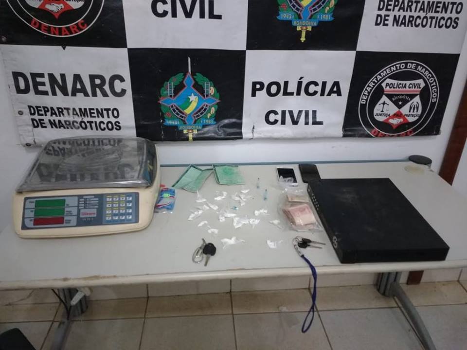 DENARC PRENDE SUSPEITO DE VENDER DROGAS EM CASA PRÓXIMO AO COLÉGIO CAPITÃO CLÁUDIO - News Rondônia