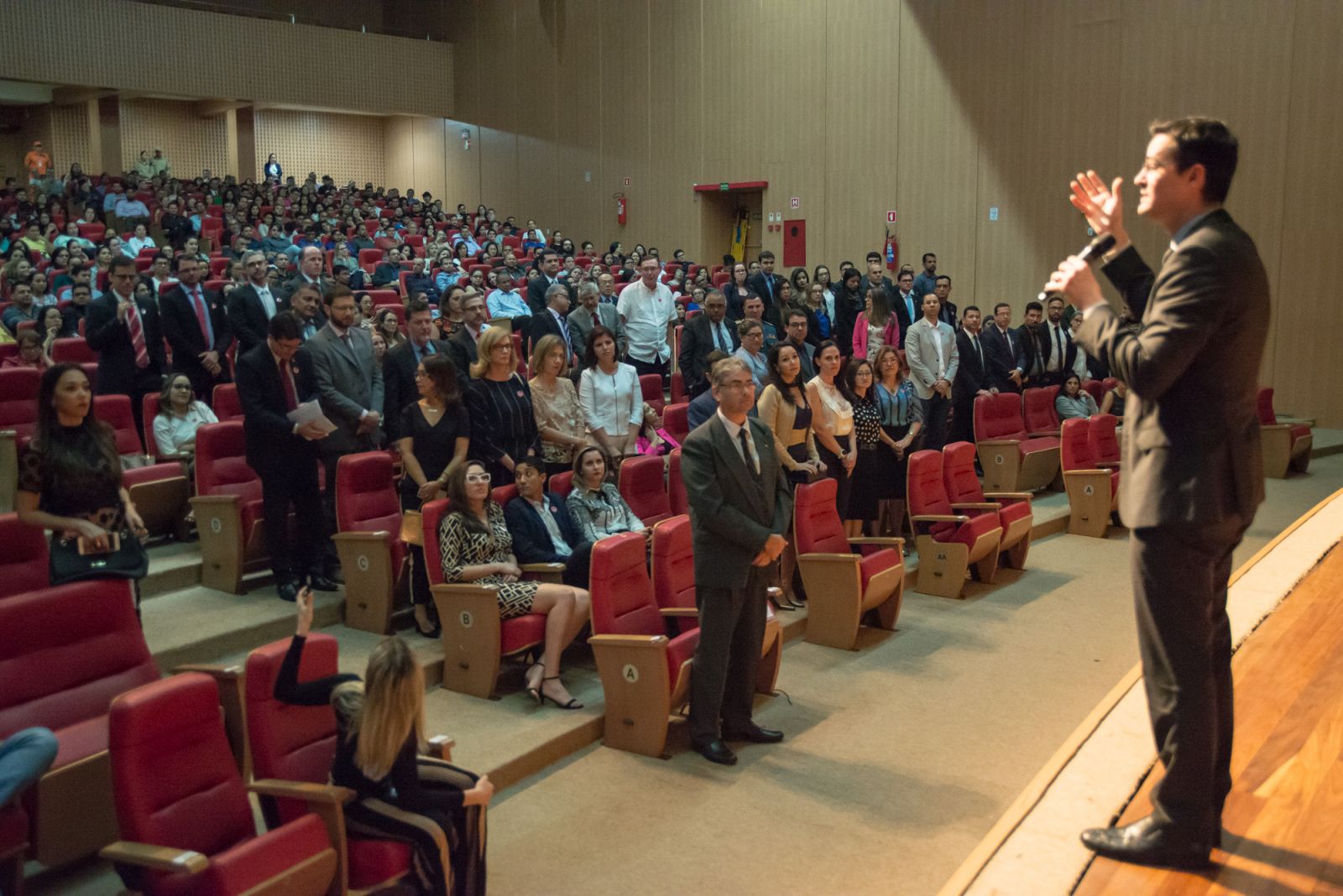 COM TEATRO LOTADO, COORDENADOR DA OPERAÇÃO LAVA JATO, DELTAN DALLAGNOL MINISTRA AULA INAUGURAL DA NOVA PÓS-GRADUAÇÃO DA EMERON - News Rondônia