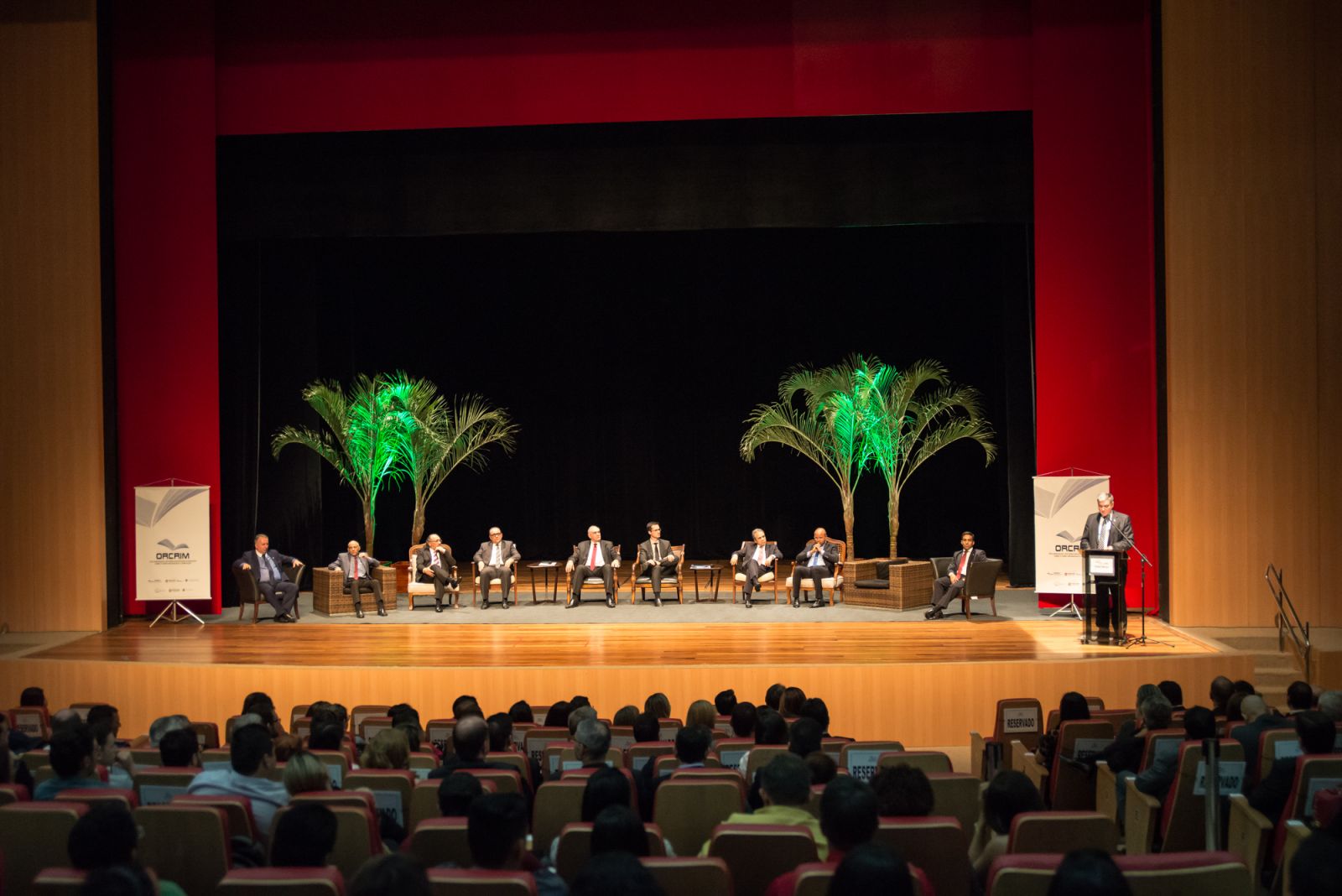 COM TEATRO LOTADO, COORDENADOR DA OPERAÇÃO LAVA JATO, DELTAN DALLAGNOL MINISTRA AULA INAUGURAL DA NOVA PÓS-GRADUAÇÃO DA EMERON - News Rondônia