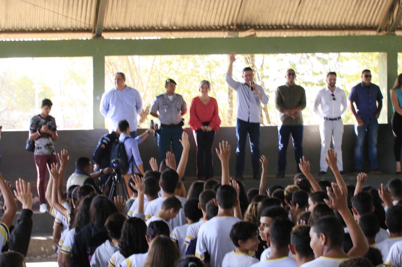 MILITARIZAÇÃO DA UNIDADE EDUCACIONAL EM JI-PARANÁ GARANTE NOVA FILOSOFIA DE TRABALHO E RESPEITO AO CIVISMO - News Rondônia