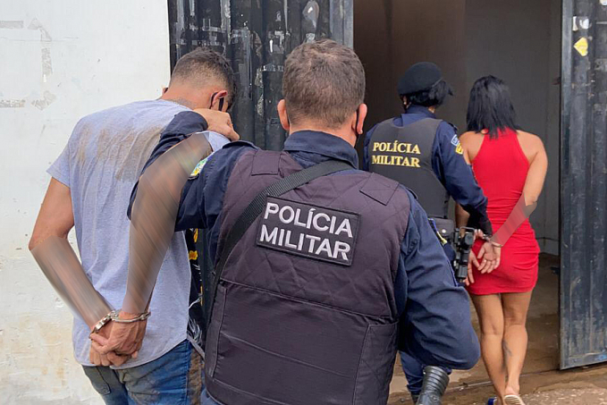 TROCA DE TIROS - Quarteto é preso após fuga alucinada e roubo na Zona Sul - News Rondônia