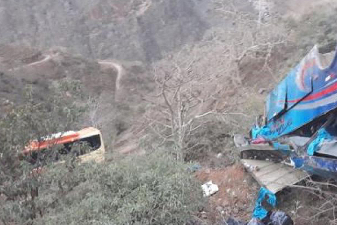 Peru: autoridades ainda contabilizam os mortos no acidente com um ônibus em uma ribanceira - News Rondônia