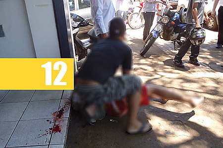 SE DEU MAL: JOVEM TENTA ROUBO E LEVA SURRA DA POPULAÇÃO - News Rondônia