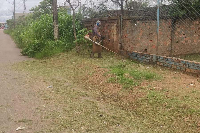 Vereador Edmilson Dourado realiza limpeza no campo do Tucuruí - News Rondônia