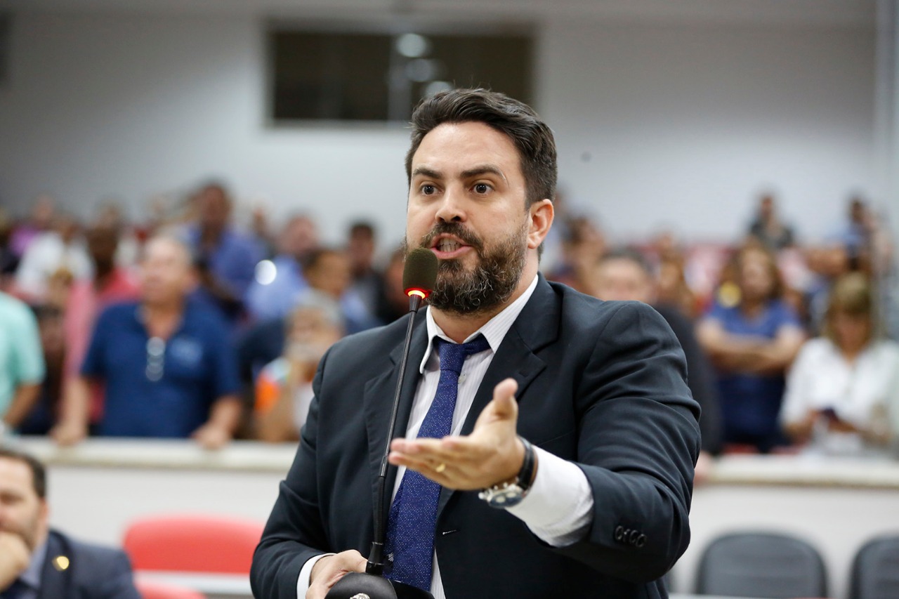 LÉO MORAES SE POSICIONA SOBRE GREVE DOS CAMINHONEIROS - News Rondônia