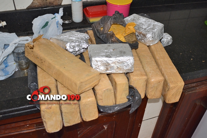 AÇÃO CONJUNTA ENTRE A PM E PC RESULTA NA APREENSÃO DE QUASE 16 QUILOS DE MACONHA - News Rondônia