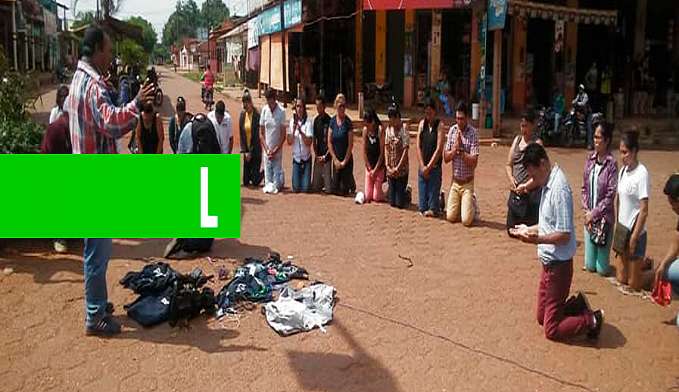 EM RIBERALTA, NA BOLÍVIA, JORNALISTAS ORAM NO MEIO DA RUA E PEDEM A PACIFICAÇÃO DO PAÍS - News Rondônia