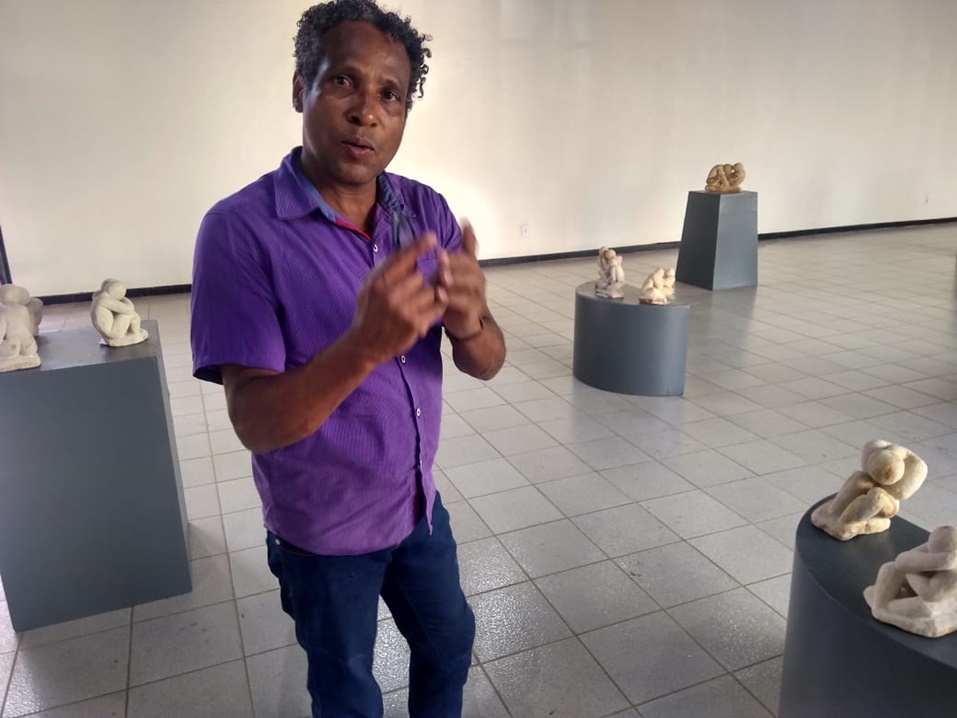 PAULO PIRES: EXPOSIÇÃO PENSAMENTOS DE PEDRA NA IVAN MARROCOS - News Rondônia