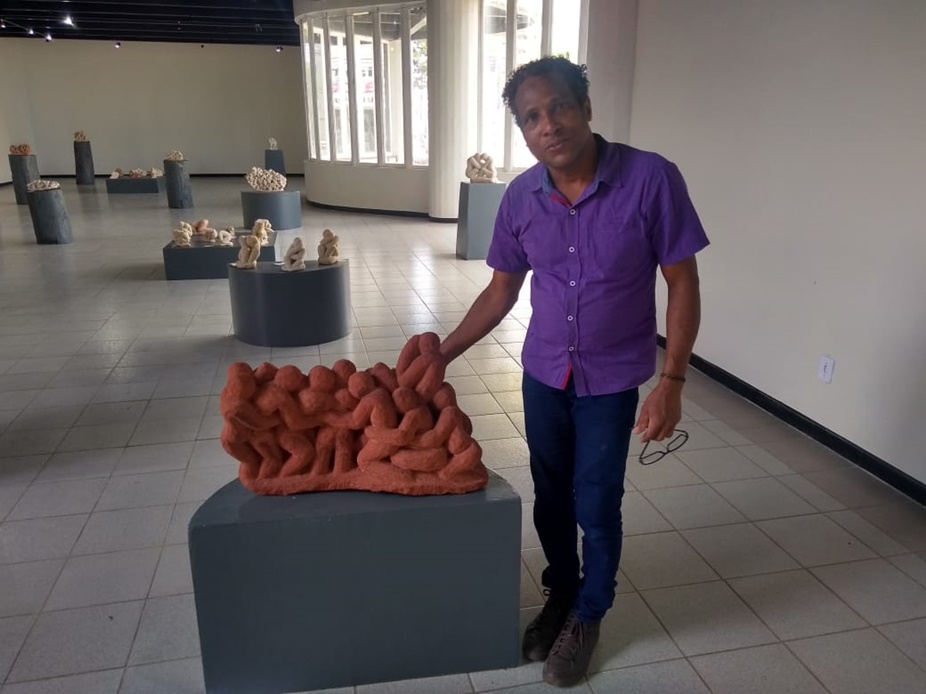 PAULO PIRES: EXPOSIÇÃO PENSAMENTOS DE PEDRA NA IVAN MARROCOS - News Rondônia