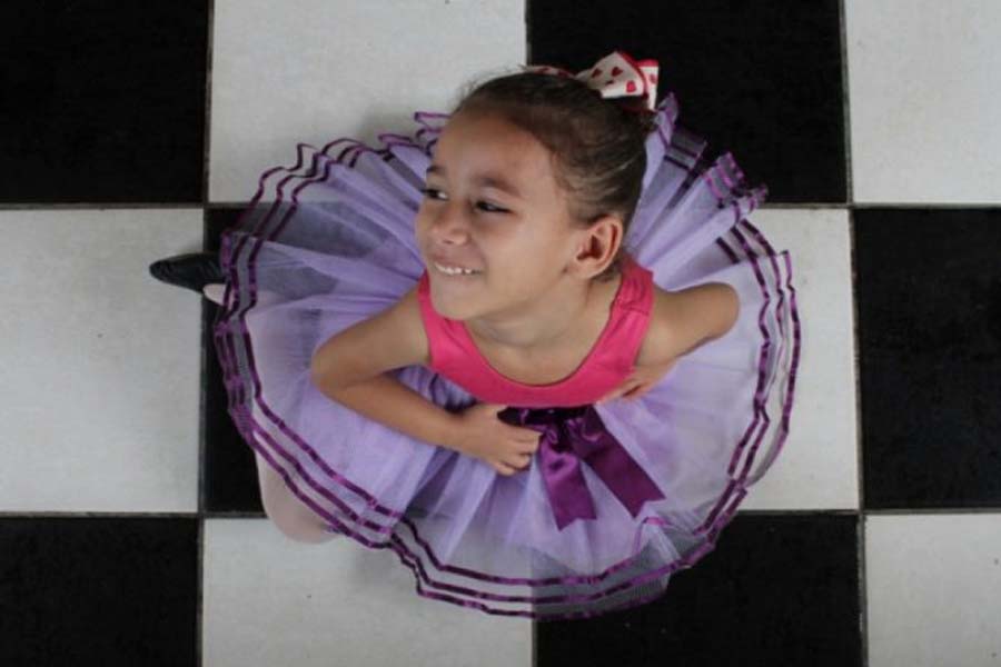 INCLUSÃO - Bailarina surda de 8 anos dá aulas de Libras para crianças - News Rondônia