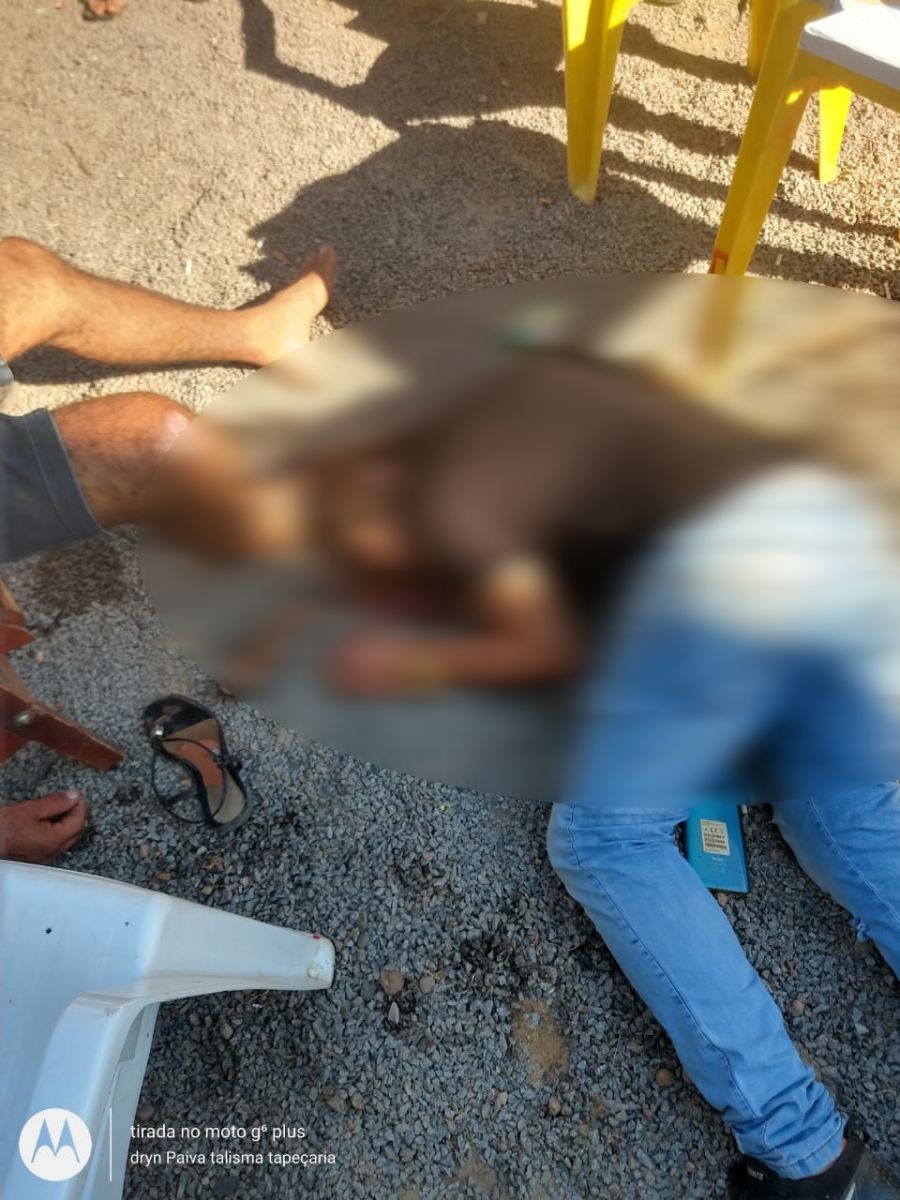 IMAGENS FORTES - Homens são executados em bar - News Rondônia