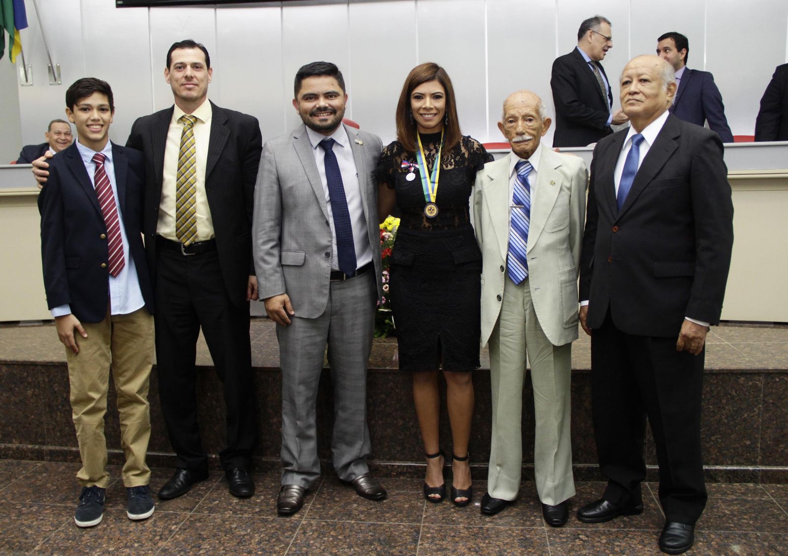 JUÍZA EUMA TOURINHO RECEBE MEDALHA DO MÉRITO LEGISLATIVO: UMA HONRA, AFIRMA MAGISTRADA - News Rondônia