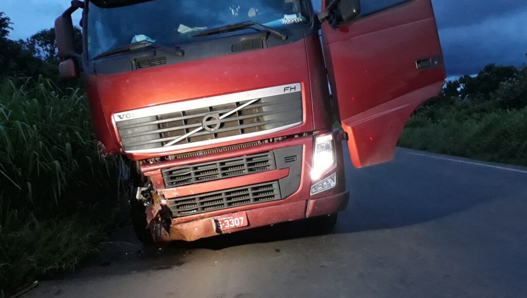 URGENTE - Motorista de picape morre em trágico acidente na BR-364 - News Rondônia