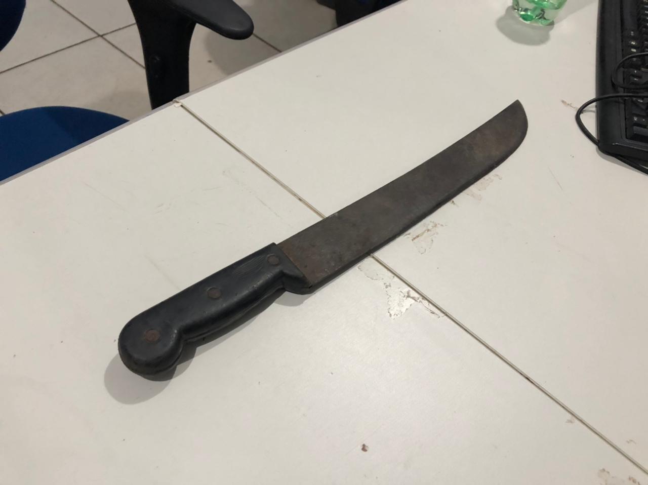 Trio ameaça cortar pescoço de garota de 12 anos durante roubo - News Rondônia