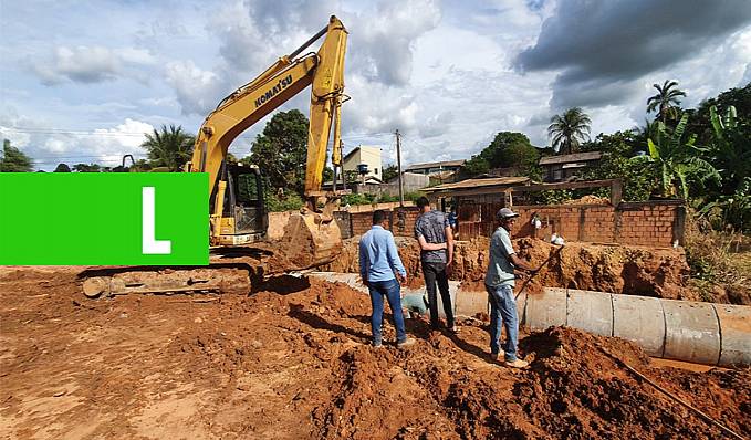 Prefeitura de Jaru realiza serviços de drenagem na Rua Afonso José no setor 04 - News Rondônia