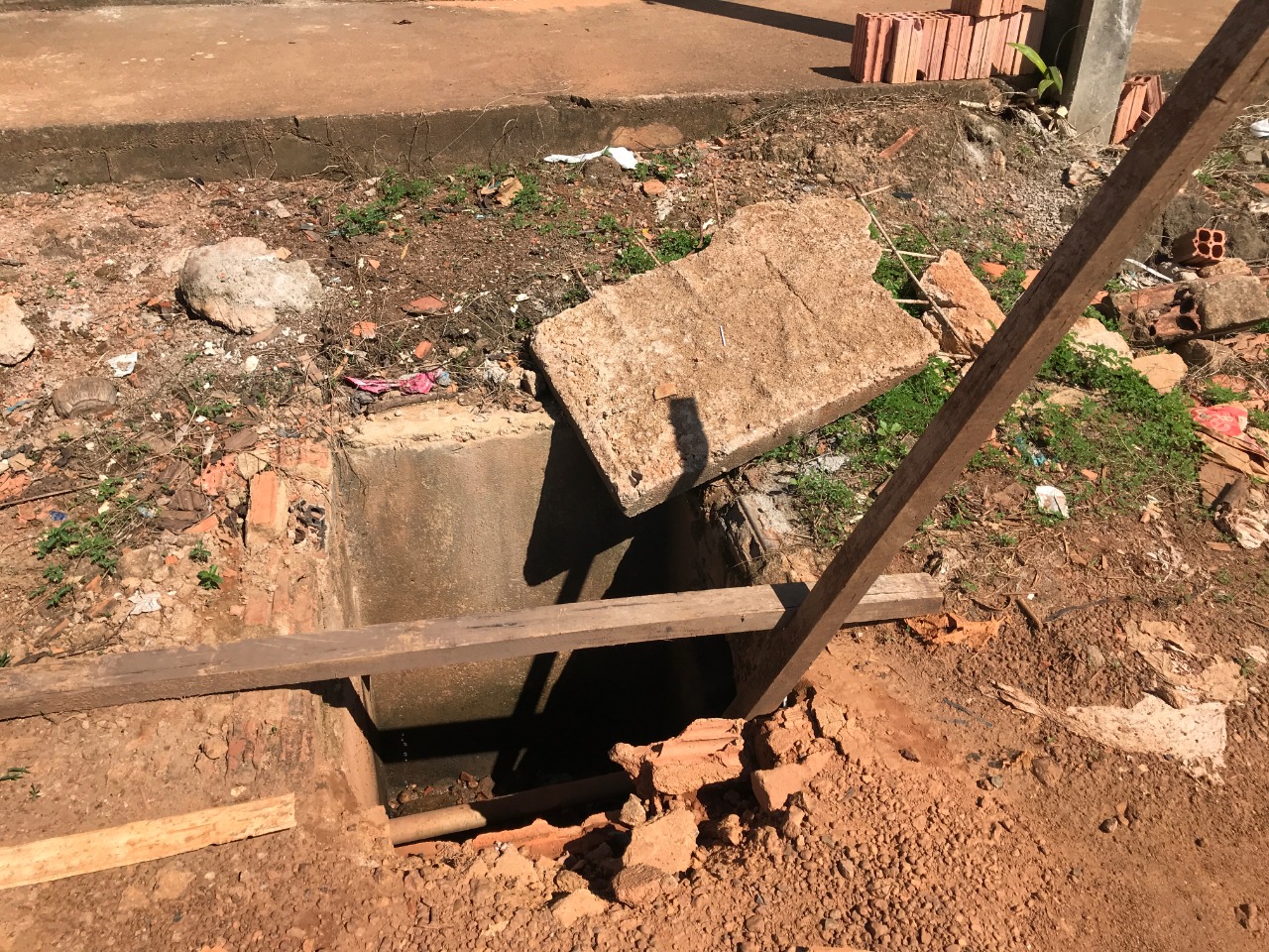 APÓS SEIS MESES, OBRA DE R$1,5 MILHÃO DA PREFEITURA NO BAIRRO SOCIALISTA NÃO SAIU DO PAPEL - News Rondônia