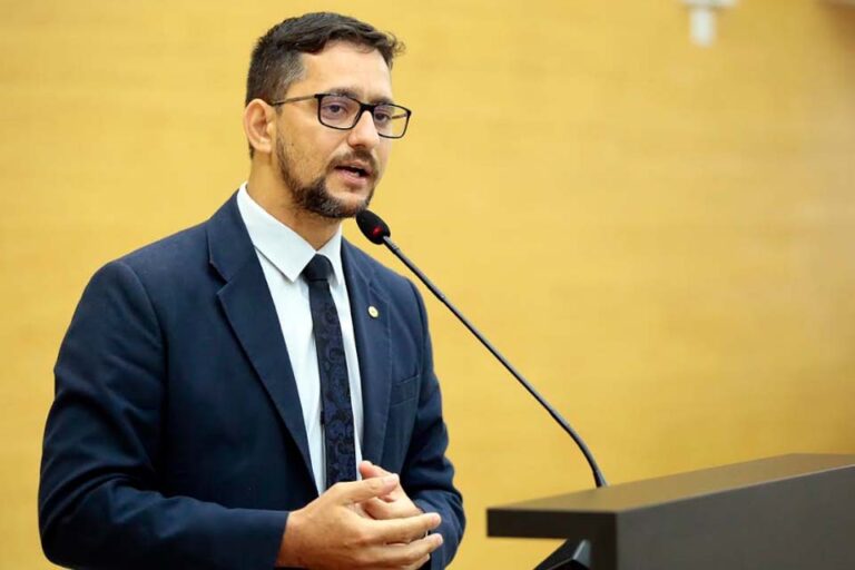 POLÍCIA PENAL  Deputado Anderson Pereira pede urgência na concessão de reajuste salarial aos policiais penais de Rondônia - News Rondônia