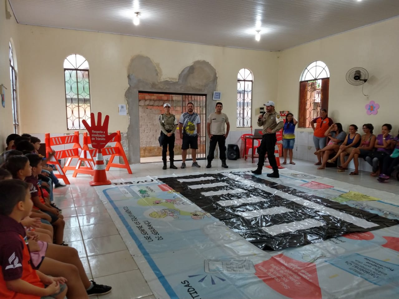 SEMTRAN ORIENTA CRIANÇAS SOBRE SEGURANÇA NO TRÂNSITO NA ZONA SUL DE PORTO VELHO - News Rondônia