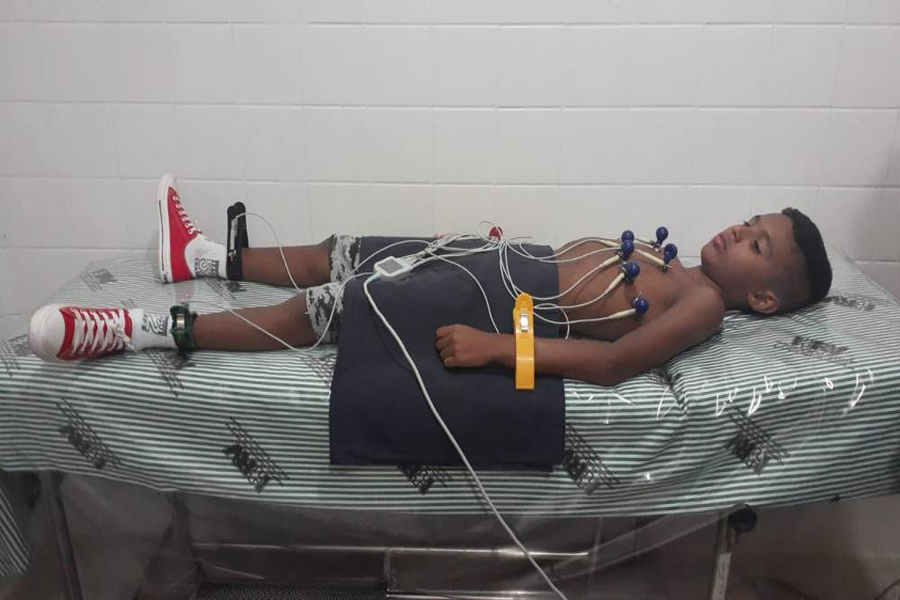 Menino de 09 anos desmaia após tomar vacina na Pfizer em Vilhena; prefeitura nega qualquer relação do problema com o imunizante - News Rondônia