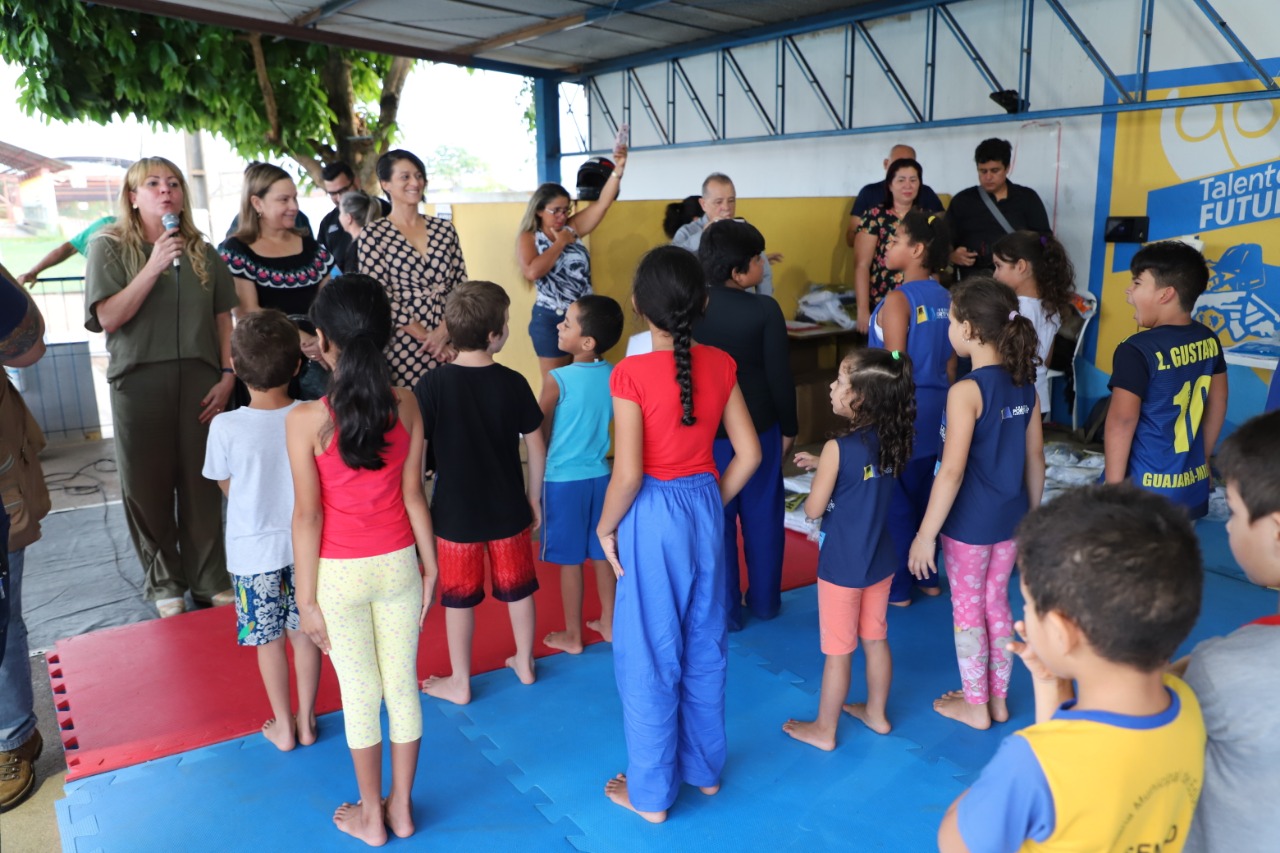 PREFEITURA DE PORTO VELHO ENTREGA UNIFORMES PARA CRIANÇAS DO PROGRAMA TALENTOS DO FUTURO - News Rondônia