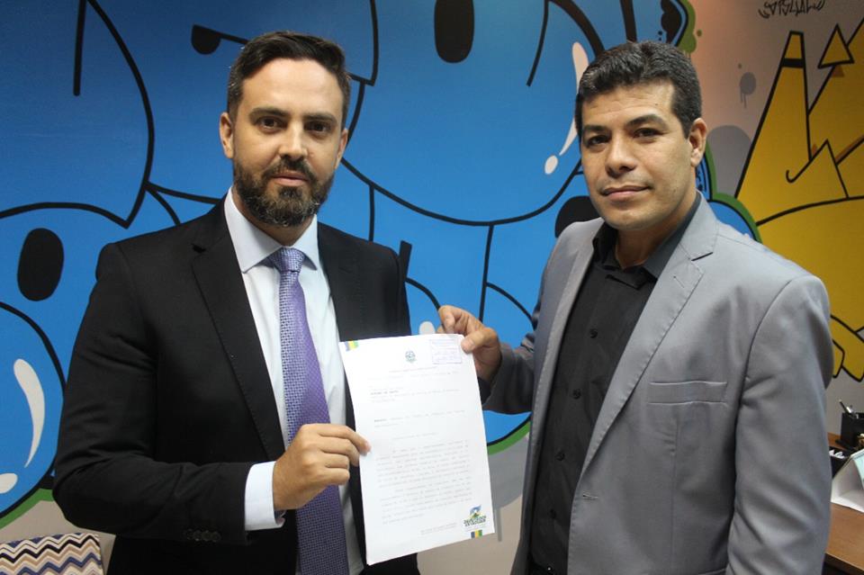 LÉO MORAES LUTA POR MELHORIAS NAS CONDIÇÕES DE TRABALHO DOS SERVIDORES DA SEJUS - News Rondônia
