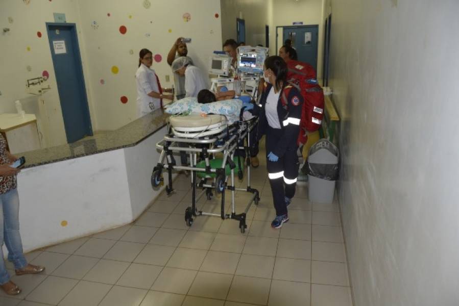 QUADRO CLÍNICO SE COMPLICA E GAROTO INTERNADO COM PNEUMONIA É TRANSFERIDO DE VILHENA PARA PORTO VELHO EM UTI AÉREA - News Rondônia