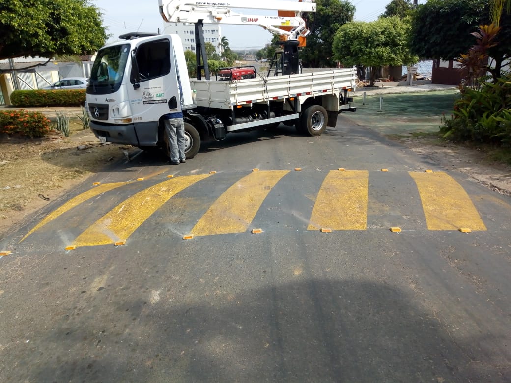 PREFEITURA REVITALIZA DEMARCAÇÃO VIÁRIA, FAIXAS E ESTACIONAMENTOS - News Rondônia