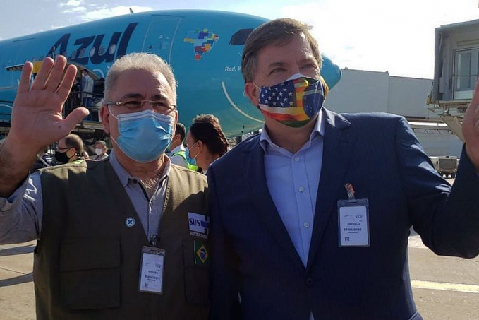 Lote com 3 milhões de doses da vacina da Janssen chega ao Brasil - News Rondônia