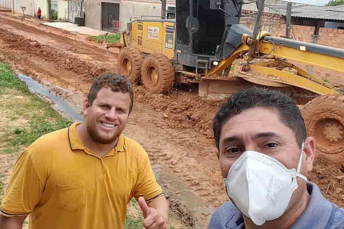Prefeitura atende pedido do vereador Marcio Pacele e realiza limpeza e encascalhamento na rua Vasco da Gama - News Rondônia