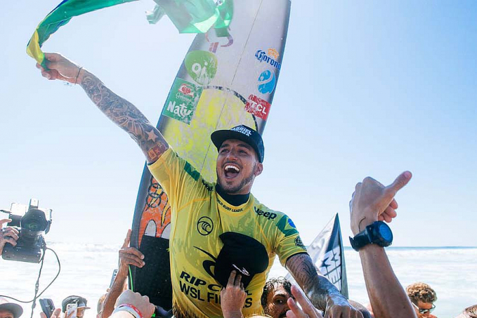 Gabriel Medina conquista título do Circuito Mundial de Surfe - News Rondônia