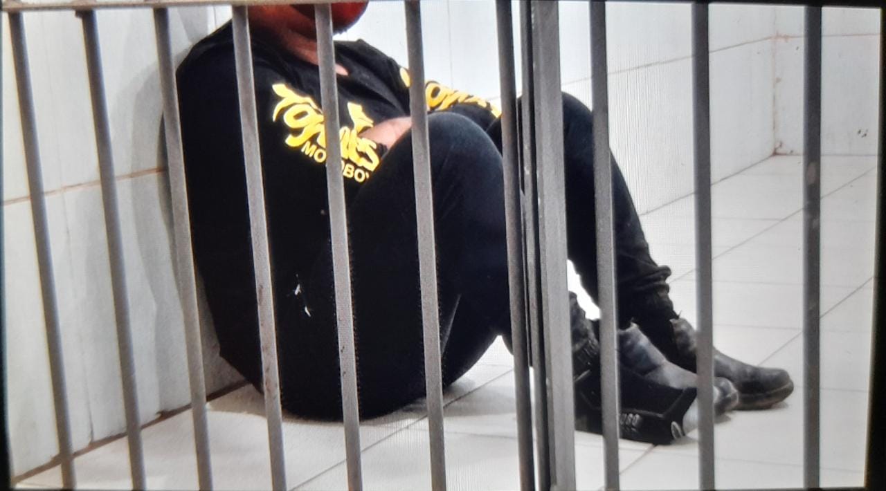 Motoboy de delivery é preso com moto furtada e chave mixa. - News Rondônia