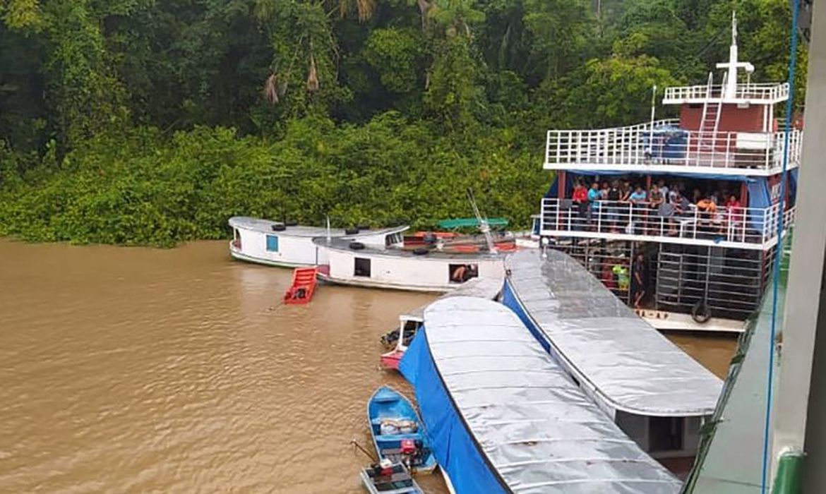 SOBE PARA TREZE O NÚMERO DE MORTOS EM NAUFRÁGIO NO AMAPÁ - News Rondônia