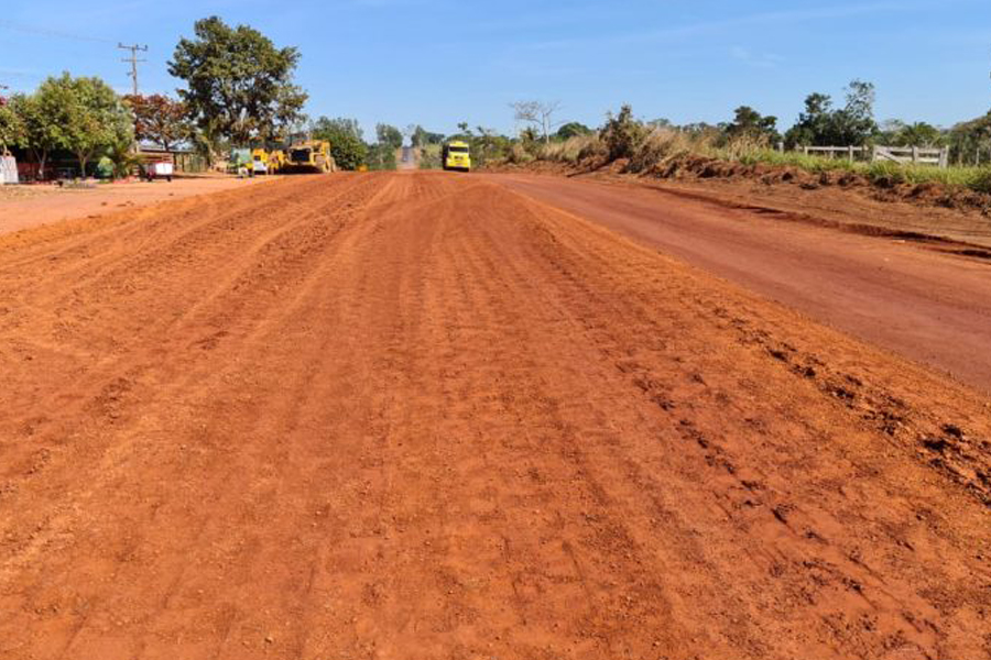 DER prepara nova base para pavimentação asfáltica em trecho da RO-010 entre Rolim de Moura e Novo Horizonte do Oeste - News Rondônia