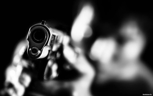 BANDO INVADE RESIDÊNCIA, PRENDE FAMÍLIA E ROUBA R$ 8 MIL REAIS - News Rondônia