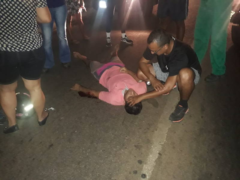 MOTOCICLISTA FICA FERIDO AO BATER NA TRASEIRA DE VEÍCULO NA JORGE - News Rondônia