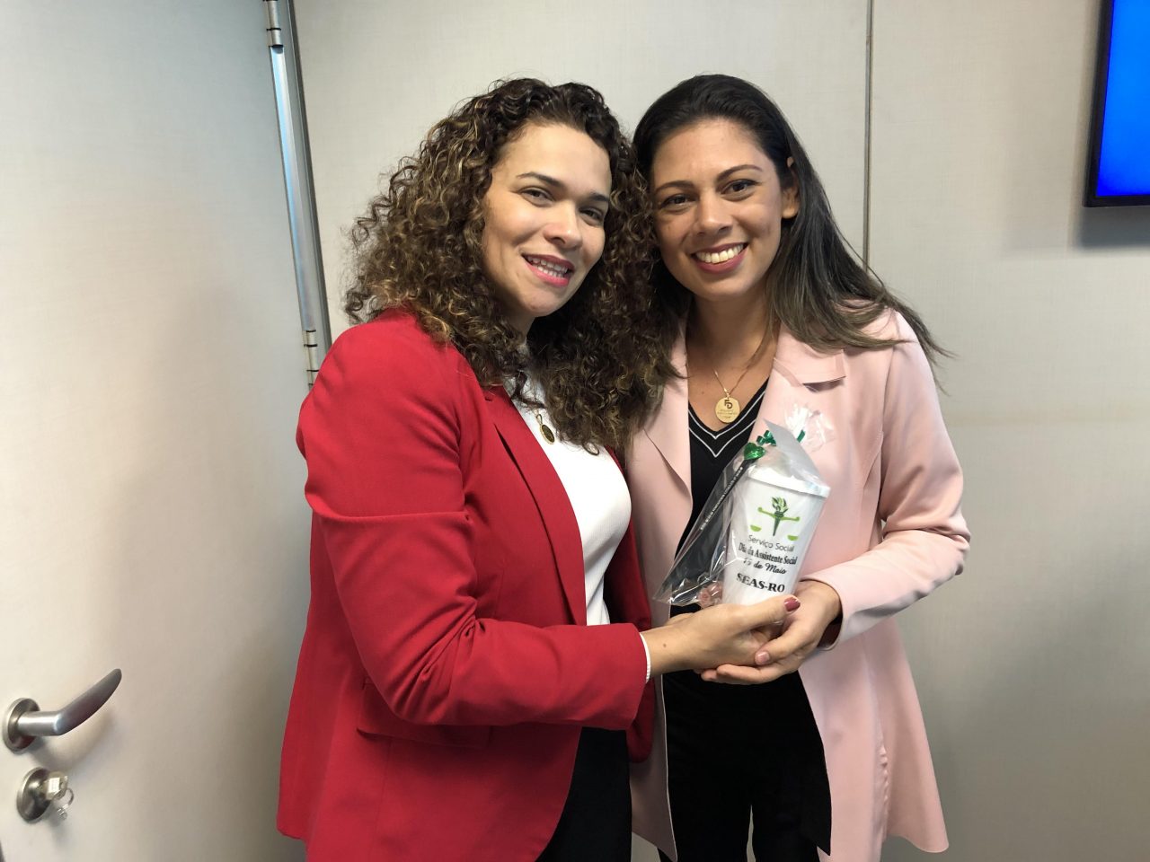 ASSISTENTES SOCIAIS RECEBEM HOMENAGEM ANTECIPADA PELO DIA COMEMORADO EM 15 DE MAIO - News Rondônia
