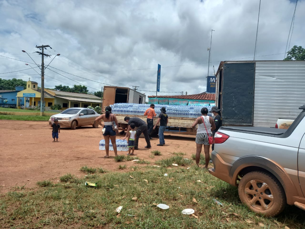 Após solicitação de Vereador Carlos Damaceno, Defesa Civil atende famílias do Médio Madeira - News Rondônia