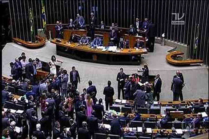 Relatora muda parecer, mas mantém para 2022 'pior' sistema eleitoral, segundo especialistas - News Rondônia