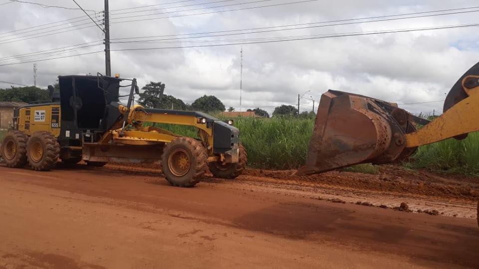 REPAROS: SEMOB ATENDE PEDIDOS DA VEREADORA ADA DANTAS E INICIA TRABALHOS NA RUA PETROLINA - News Rondônia