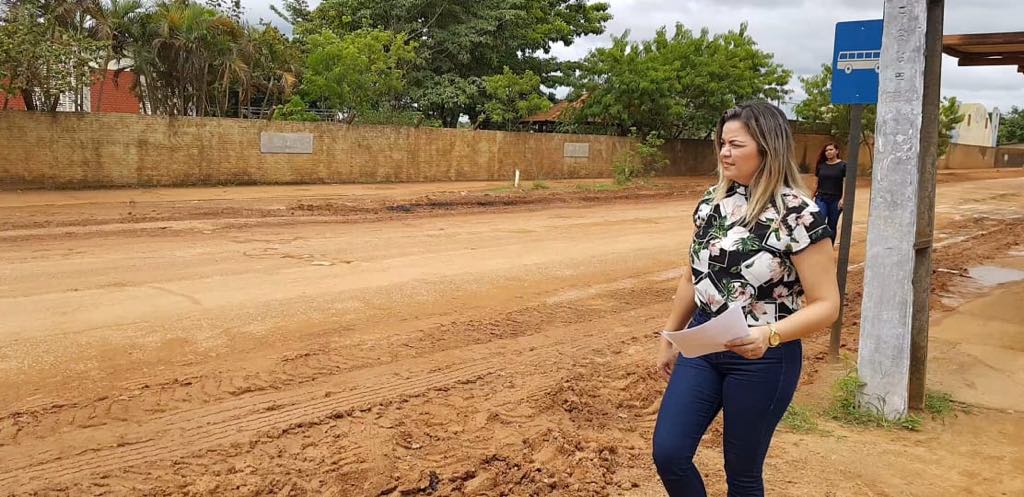 REPAROS: SEMOB ATENDE PEDIDOS DA VEREADORA ADA DANTAS E INICIA TRABALHOS NA RUA PETROLINA - News Rondônia