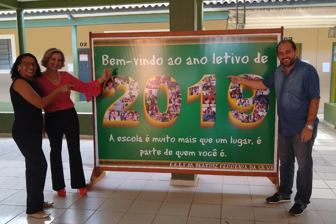PRESIDENTE DA ASSEMBLEIA LEGISLATIVA VISITA ESCOLA BEATRIZ FERREIRA DA SILVA EM JI-PARANÁ - News Rondônia